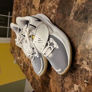 Nike Kyrie Low 3 "Eclipse" Men's Basketball Shoe